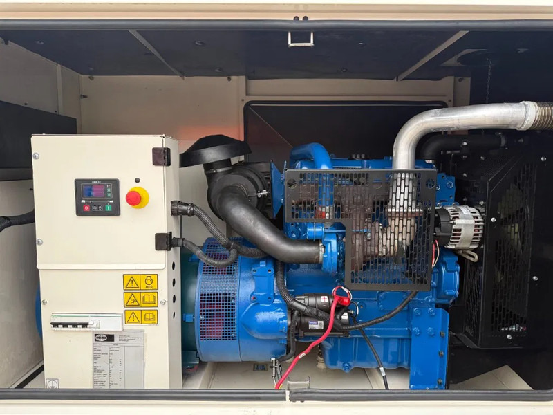 Perkins FG Wilson 65 kVA Silent generatorset - ערכת גנרטורים: תמונה 2 Perkins FG Wilson 65 kVA Silent generatorset - ערכת גנרטורים: תמונה 2