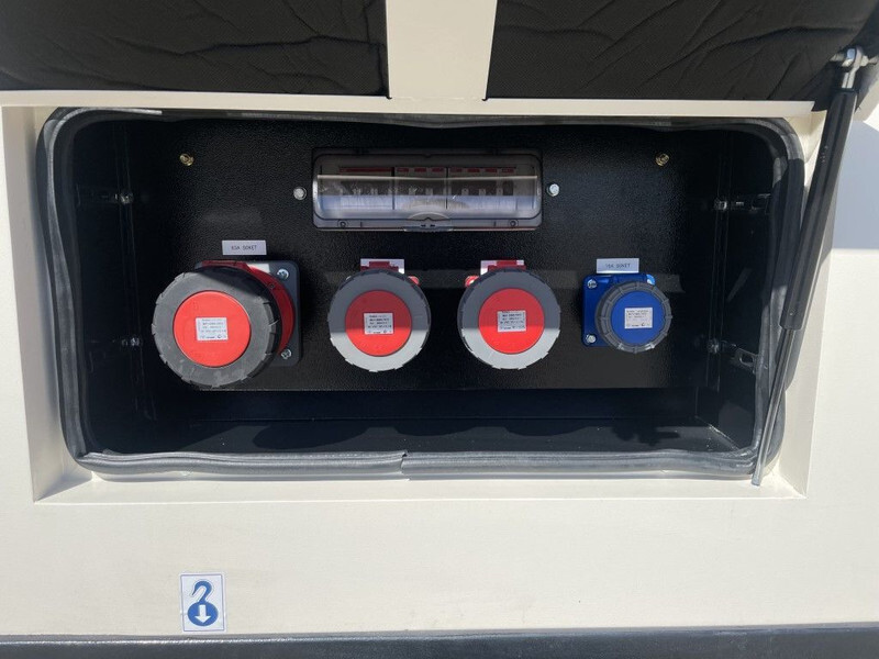 Perkins Nieuwe K-Line 66 kVA silent Rental Version! - ערכת גנרטורים: תמונה 5 Perkins Nieuwe K-Line 66 kVA silent Rental Version! - ערכת גנרטורים: תמונה 5
