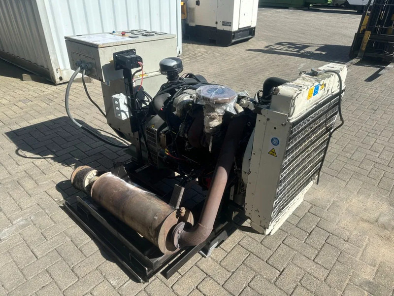ערכת גנרטורים Perkins T4.236 Stamford 60 kVA generatorset 645 hours !: תמונה 6