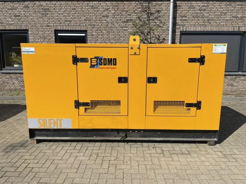 SDMO Cummins Leroy Somer 150 kVA silent - ערכת גנרטורים: תמונה 2 SDMO Cummins Leroy Somer 150 kVA silent - ערכת גנרטורים: תמונה 2