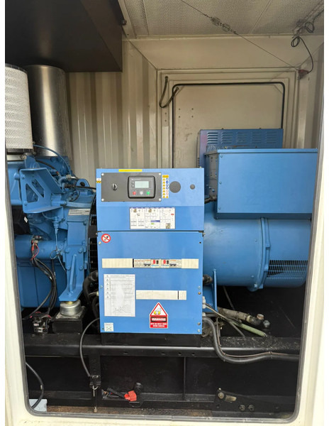 SDMO MTU 12V 2000 Leroy Somer 910 kVA Silent generatorset in 20 ft container - ערכת גנרטורים: תמונה 2 SDMO MTU 12V 2000 Leroy Somer 910 kVA Silent generatorset in 20 ft container - ערכת גנרטורים: תמונה 2
