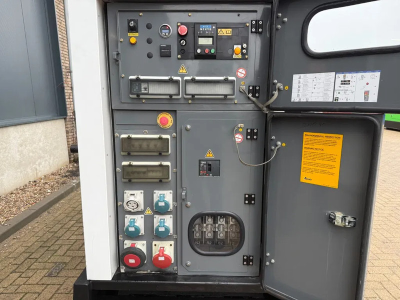 SDMO R90 C3 John Deere Leroy Somer 90 kVA Silent Rental generatorset - ערכת גנרטורים: תמונה 2 SDMO R90 C3 John Deere Leroy Somer 90 kVA Silent Rental generatorset - ערכת גנרטורים: תמונה 2