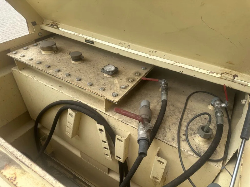 Tolsma Kiwa IBC 1150 liter Dieseltank Milieutank - מכולת משלוח: תמונה 5 Tolsma Kiwa IBC 1150 liter Dieseltank Milieutank - מכולת משלוח: תמונה 5