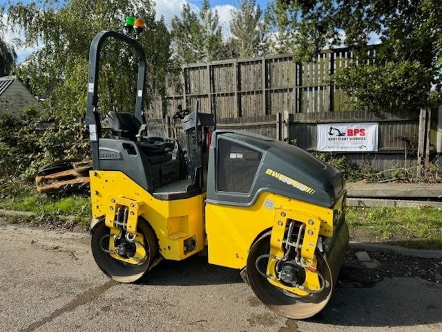 Bomag BW 120 AD-5 - רולר כביש: תמונה 1 Bomag BW 120 AD-5 - רולר כביש: תמונה 1