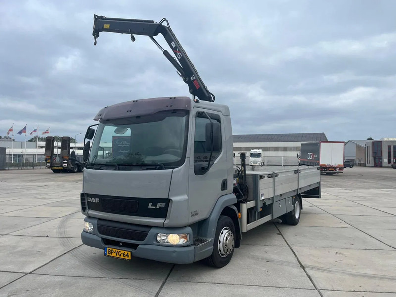 DAF LF 45 FA - משאית מנוף, משאית צד נופל/ שטוחה: תמונה 1 DAF LF 45 FA - משאית מנוף, משאית צד נופל/ שטוחה: תמונה 1