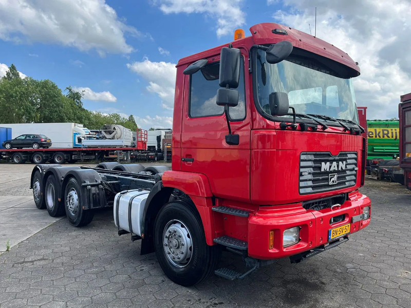 MAN TGA 35.410 EURO 3 MANUAL - משאית עם שלדת תא: תמונה 1 MAN TGA 35.410 EURO 3 MANUAL - משאית עם שלדת תא: תמונה 1