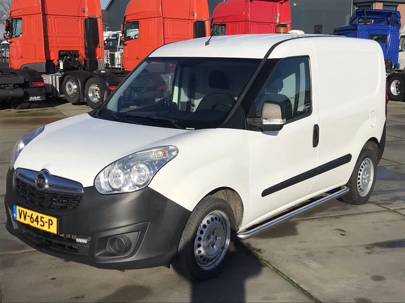 Opel Combo 1.6 CDTI - כלי רכב מסחרי עם לוח: תמונה 1 Opel Combo 1.6 CDTI - כלי רכב מסחרי עם לוח: תמונה 1