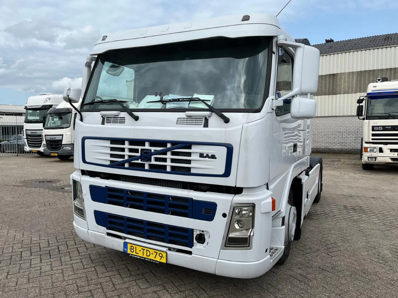 Volvo FM 9 MOTOR DEFECT (motor start wel maar kan niet rijden) - יחידת טרקטור: תמונה 2 Volvo FM 9 MOTOR DEFECT (motor start wel maar kan niet rijden) - יחידת טרקטור: תמונה 2