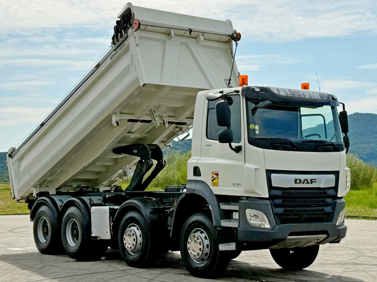 DAF CF 480 * Kipper 6,00 m + BORDMATIC/ 8x4 * TOP - מזהיר, משאית מנוף: תמונה 4 DAF CF 480 * Kipper 6,00 m + BORDMATIC/ 8x4 * TOP - מזהיר, משאית מנוף: תמונה 4