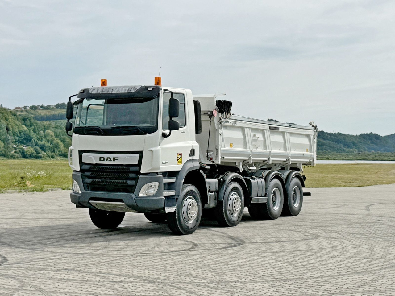 DAF CF 480 * Kipper 6,00 m + BORDMATIC/ 8x4 * TOP - מזהיר, משאית מנוף: תמונה 1 DAF CF 480 * Kipper 6,00 m + BORDMATIC/ 8x4 * TOP - מזהיר, משאית מנוף: תמונה 1