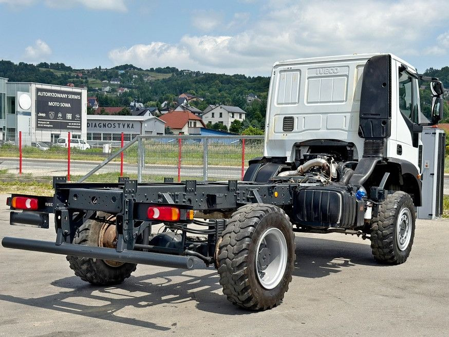 משאית עם שלדת תא Iveco EUROCARGO 110-250* PLATFORM 4,60 m* 4x4: תמונה 6