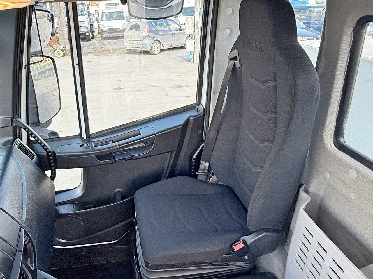 משאית מנוף Iveco Eurocargo 100-220 *PC 1500 A * TOPZUSTAND: תמונה 13