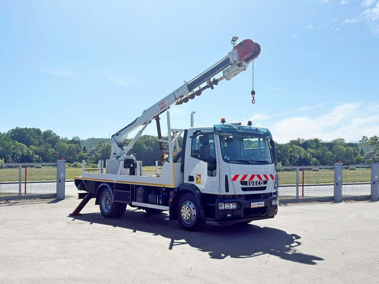 Iveco Eurocargo 120E22 * Bohrgerät auf LKW + FUNK *TOP - משאית, משאית מנוף: תמונה 1 Iveco Eurocargo 120E22 * Bohrgerät auf LKW + FUNK *TOP - משאית, משאית מנוף: תמונה 1