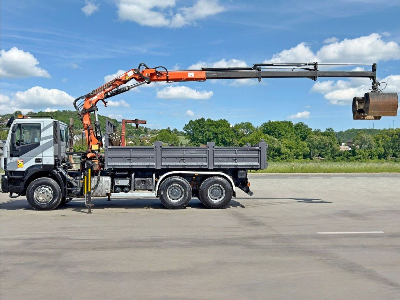 Iveco TRAKKER 410*Kipper 5,20m*ATLAS 165.2E * FUNK/6x4 Iveco TRAKKER 410*Kipper 5,20m*ATLAS 165.2E * FUNK/6x4 - מזהיר, משאית מנוף: תמונה 5 Iveco TRAKKER 410*Kipper 5,20m*ATLAS 165.2E * FUNK/6x4 Iveco TRAKKER 410*Kipper 5,20m*ATLAS 165.2E * FUNK/6x4 - מזהיר, משאית מנוף: תמונה 5