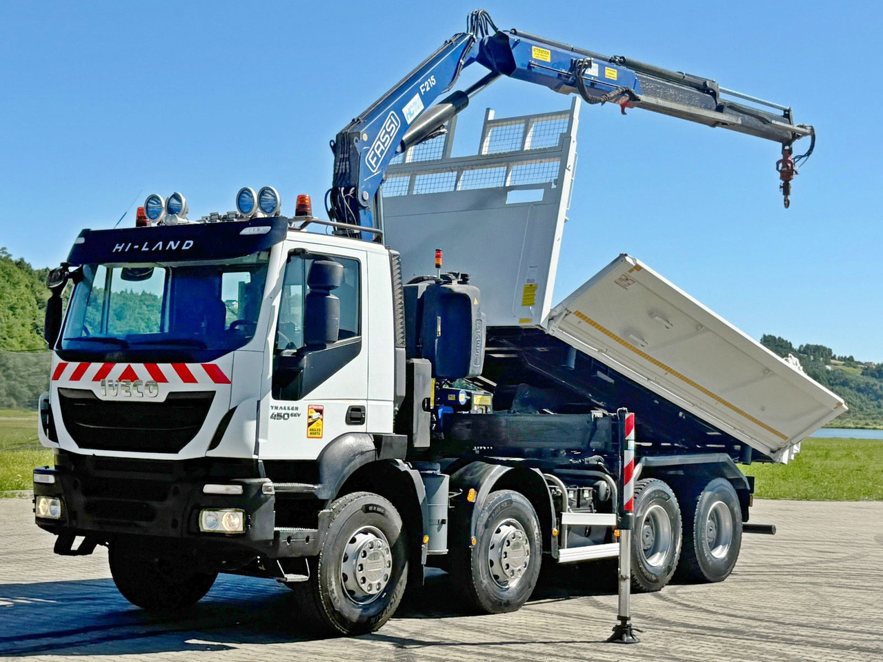 Iveco TRAKKER 450 * FASSI F215A.0.22 + FUNK / 8x4 *TOP - משאית מנוף: תמונה 3 Iveco TRAKKER 450 * FASSI F215A.0.22 + FUNK / 8x4 *TOP - משאית מנוף: תמונה 3