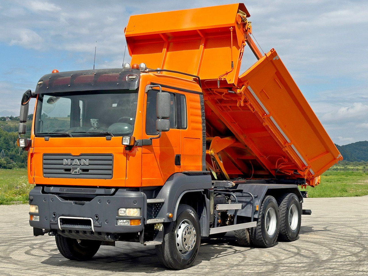 MAN TGA 33.440 * KIPPER 5,10 m + BORDMATIC / 6x4*TOP - מזהיר, משאית מנוף: תמונה 3 MAN TGA 33.440 * KIPPER 5,10 m + BORDMATIC / 6x4*TOP - מזהיר, משאית מנוף: תמונה 3