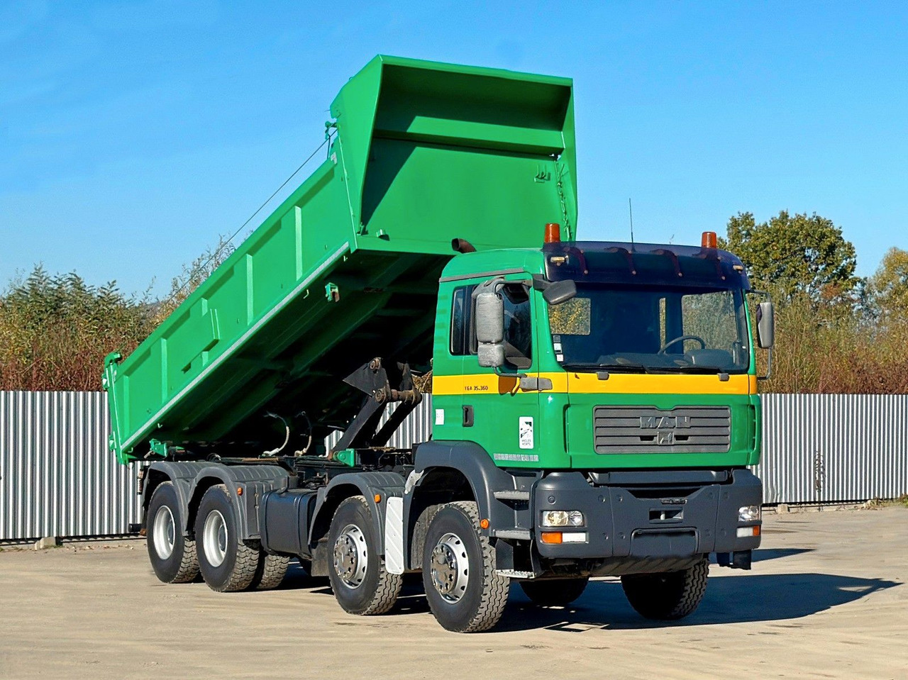 MAN TGA 35.360 * KIPPER 6,10 m + BORDMATIC / 8x4*TOP - מזהיר, משאית מנוף: תמונה 2 MAN TGA 35.360 * KIPPER 6,10 m + BORDMATIC / 8x4*TOP - מזהיר, משאית מנוף: תמונה 2