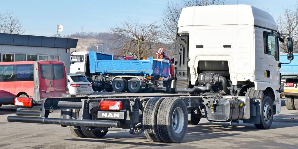 MAN TGM 12.290* FAHRGESTELL 6,30 m * TOPZUSTAND - משאית עם שלדת תא: תמונה 3 MAN TGM 12.290* FAHRGESTELL 6,30 m * TOPZUSTAND - משאית עם שלדת תא: תמונה 3