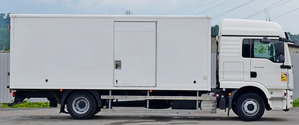 MAN TGM 12.290* KOFFER 6,00 m * TOPZUSTAND - משאית תיבה: תמונה 3 MAN TGM 12.290* KOFFER 6,00 m * TOPZUSTAND - משאית תיבה: תמונה 3
