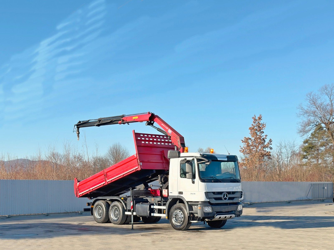 Mercedes-Benz ACTROS 2636* KIPPER 5,25 + BORDMATIC / 6x4 - משאית מנוף: תמונה 2 Mercedes-Benz ACTROS 2636* KIPPER 5,25 + BORDMATIC / 6x4 - משאית מנוף: תמונה 2