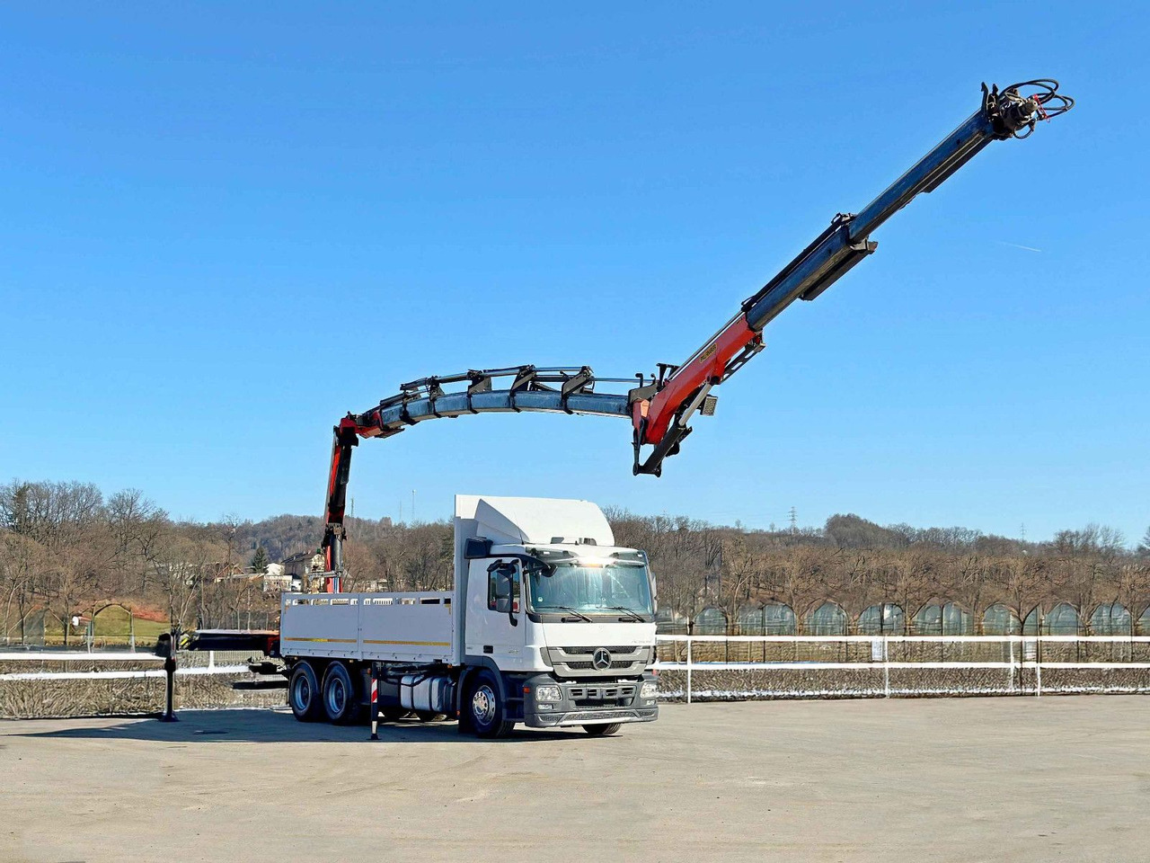 Mercedes-Benz ACTROS 2636 *PK 33002-EH E+JIB PJ 060B* 6x4 *TOP - משאית מנוף, משאית צד נופל/ שטוחה: תמונה 2 Mercedes-Benz ACTROS 2636 *PK 33002-EH E+JIB PJ 060B* 6x4 *TOP - משאית מנוף, משאית צד נופל/ שטוחה: תמונה 2