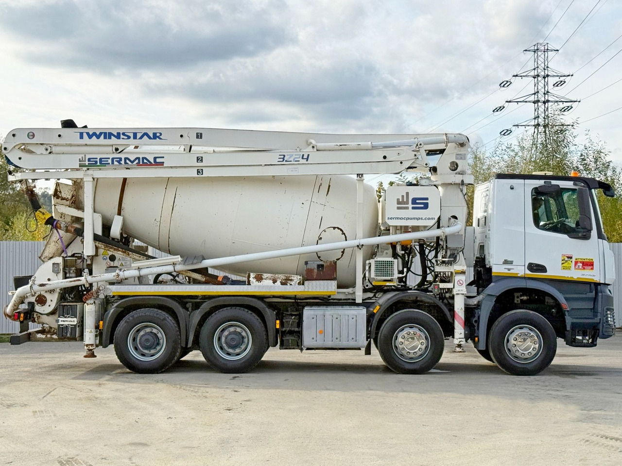 Mercedes-Benz AROCS 3743 * Betonpumpe + FUNK * 8x4 * TOP - משאית משאבת בטון: תמונה 5 Mercedes-Benz AROCS 3743 * Betonpumpe + FUNK * 8x4 * TOP - משאית משאבת בטון: תמונה 5
