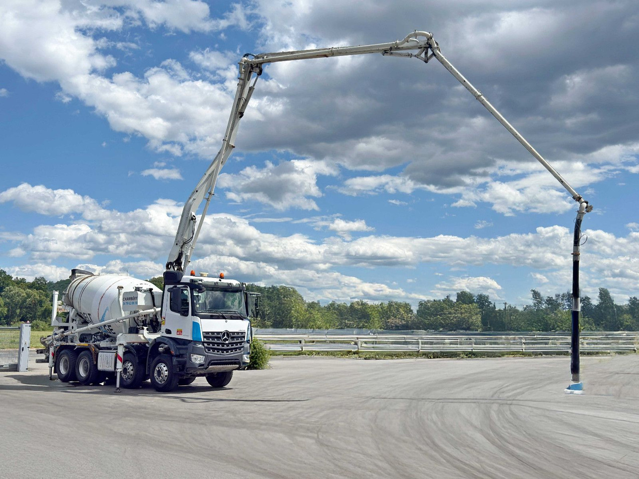 Mercedes-Benz AROCS 3743 * Betonpumpe + FUNK * 8x4 * TOP - משאית משאבת בטון: תמונה 3 Mercedes-Benz AROCS 3743 * Betonpumpe + FUNK * 8x4 * TOP - משאית משאבת בטון: תמונה 3