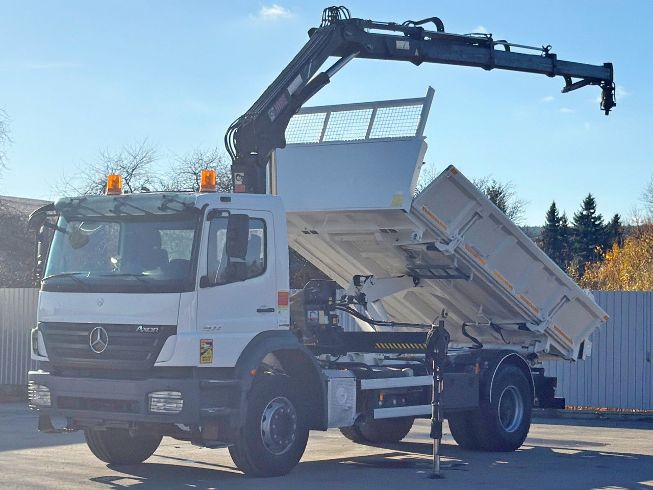 Mercedes-Benz AXOR 1833 * HIAB 144 B - 3 HIDUO + FUNK * TOP - משאית מנוף: תמונה 3 Mercedes-Benz AXOR 1833 * HIAB 144 B - 3 HIDUO + FUNK * TOP - משאית מנוף: תמונה 3