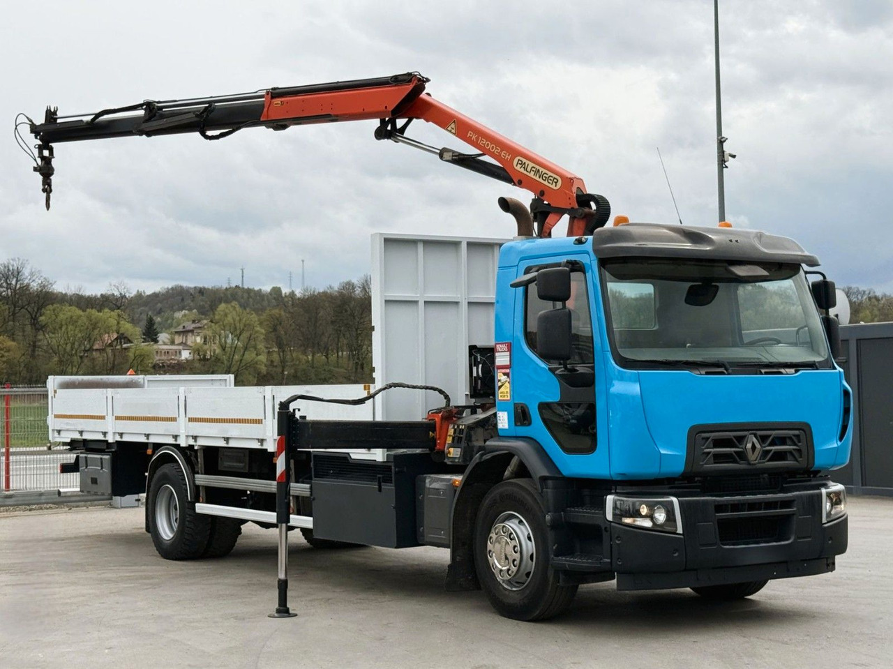 Renault C 320 * PK 12002 EH A + FUNK * TOPZUSTAND - משאית מנוף: תמונה 3 Renault C 320 * PK 12002 EH A + FUNK * TOPZUSTAND - משאית מנוף: תמונה 3