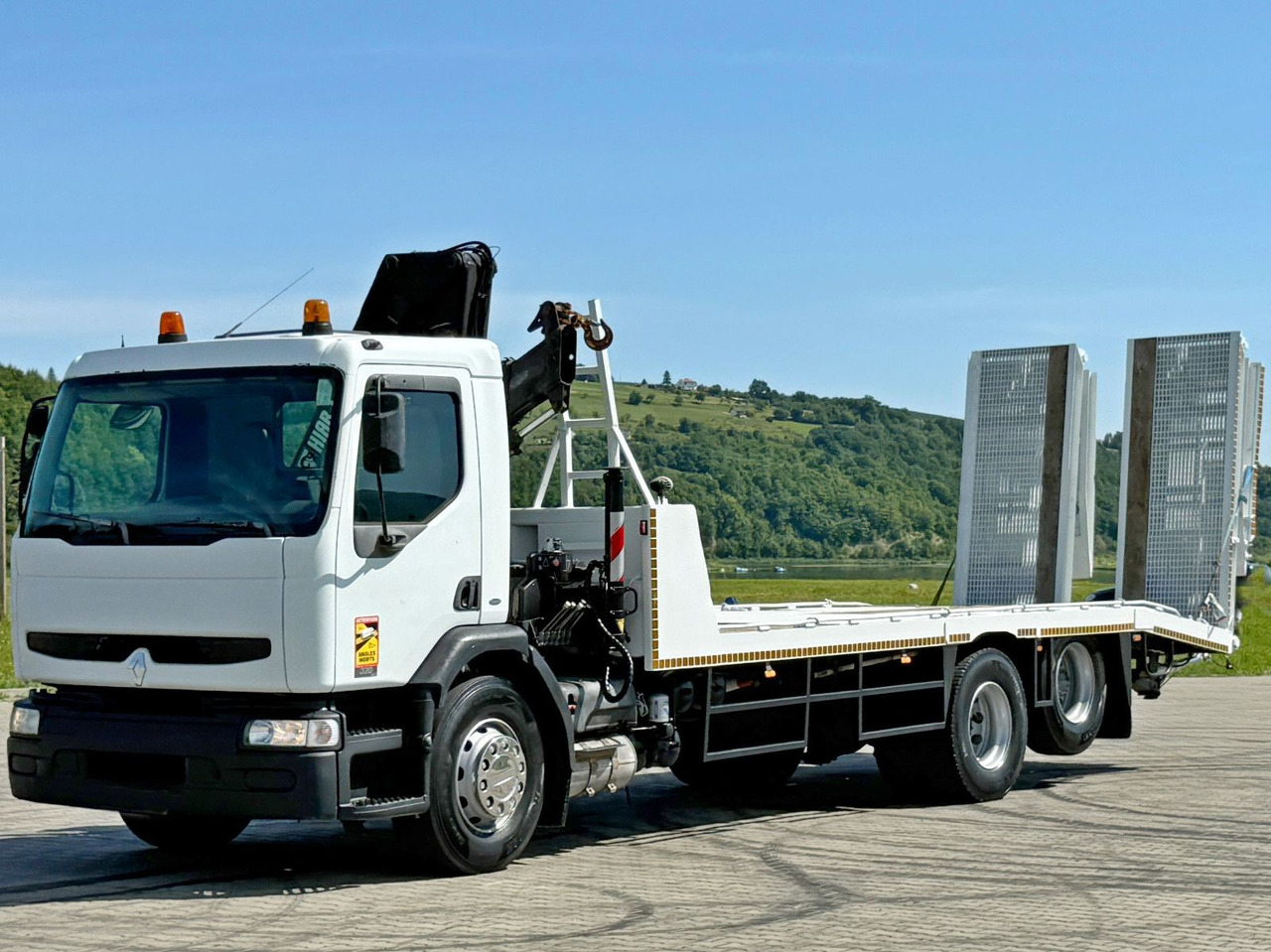 Renault KERAX 320 DCI* ABSCHLEPPWAGEN 7,35m + HIAB 140A - משאית גרירה: תמונה 5 Renault KERAX 320 DCI* ABSCHLEPPWAGEN 7,35m + HIAB 140A - משאית גרירה: תמונה 5