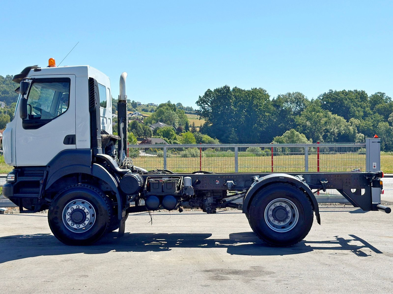 Renault KERAX 370 * FAHRGESTELL 4,55 m / 4x4*TOPZUSTAND - משאית עם שלדת תא: תמונה 3 Renault KERAX 370 * FAHRGESTELL 4,55 m / 4x4*TOPZUSTAND - משאית עם שלדת תא: תמונה 3