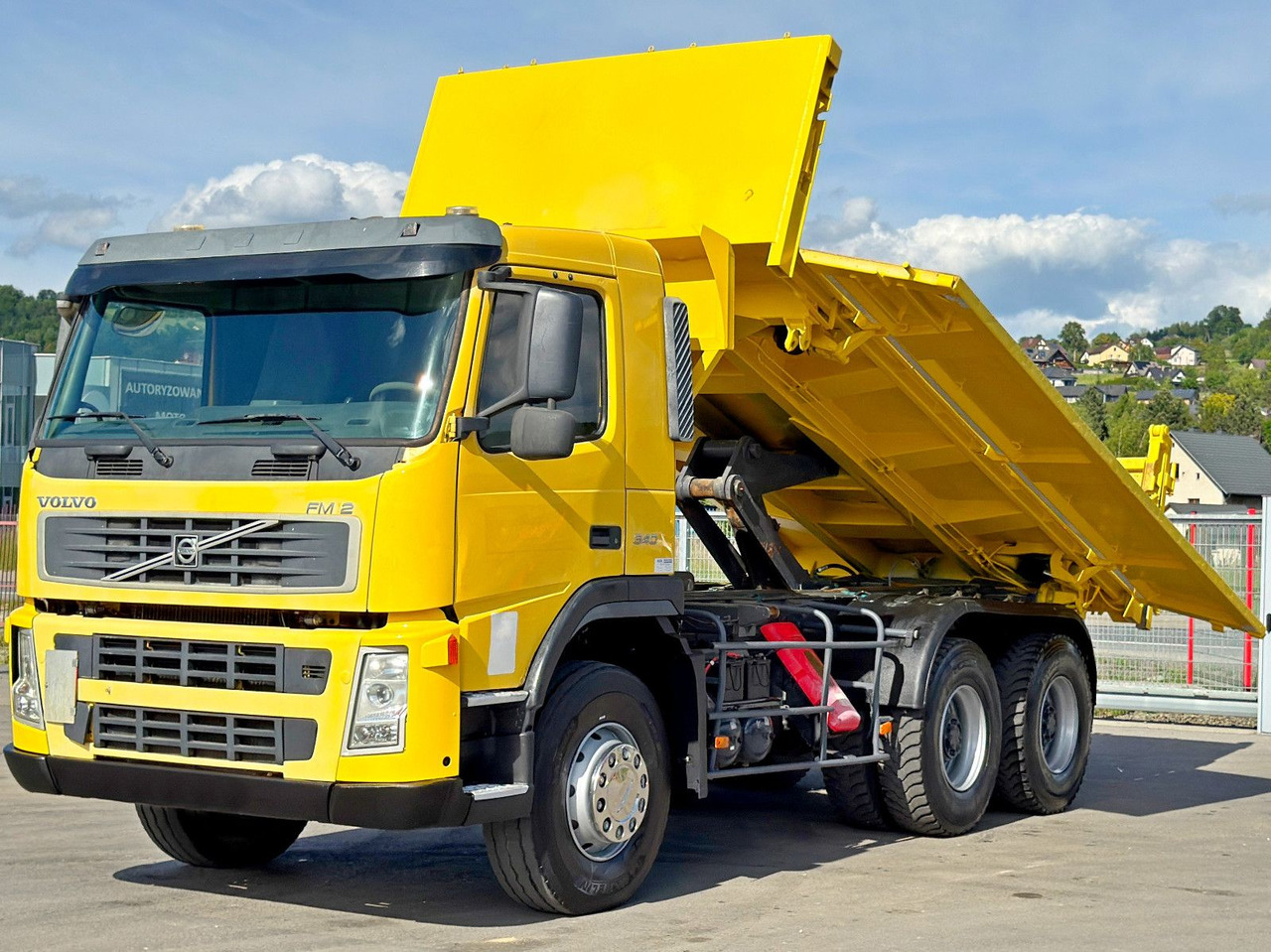 Volvo FM 370 Kipper 6,20 m + BORDMATIC / 8x4 Volvo FM 12 340 Kipper 5,05 m + BORDMATIC / 6x4 - מזהיר, משאית מנוף: תמונה 3 Volvo FM 370 Kipper 6,20 m + BORDMATIC / 8x4 Volvo FM 12 340 Kipper 5,05 m + BORDMATIC / 6x4 - מזהיר, משאית מנוף: תמונה 3