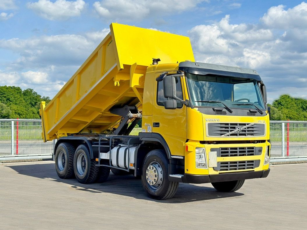 Volvo FM 370 Kipper 6,20 m + BORDMATIC / 8x4 Volvo FM 12 340 Kipper 5,05 m + BORDMATIC / 6x4 - מזהיר, משאית מנוף: תמונה 1 Volvo FM 370 Kipper 6,20 m + BORDMATIC / 8x4 Volvo FM 12 340 Kipper 5,05 m + BORDMATIC / 6x4 - מזהיר, משאית מנוף: תמונה 1