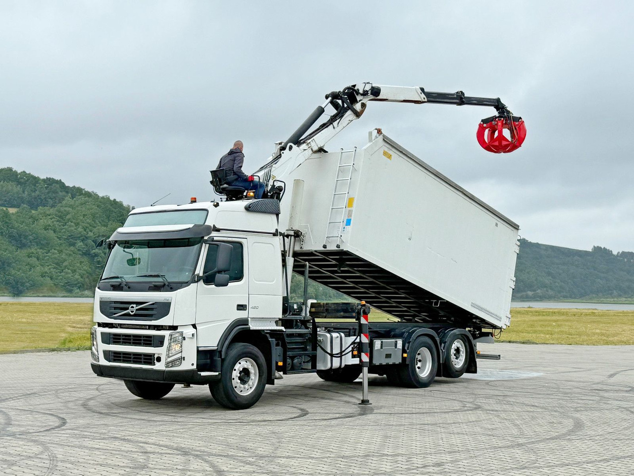 Volvo FM 420 Kipper 6,20 m * EPSILON Q150L75 *TOP - מזהיר, משאית מנוף: תמונה 2 Volvo FM 420 Kipper 6,20 m * EPSILON Q150L75 *TOP - מזהיר, משאית מנוף: תמונה 2