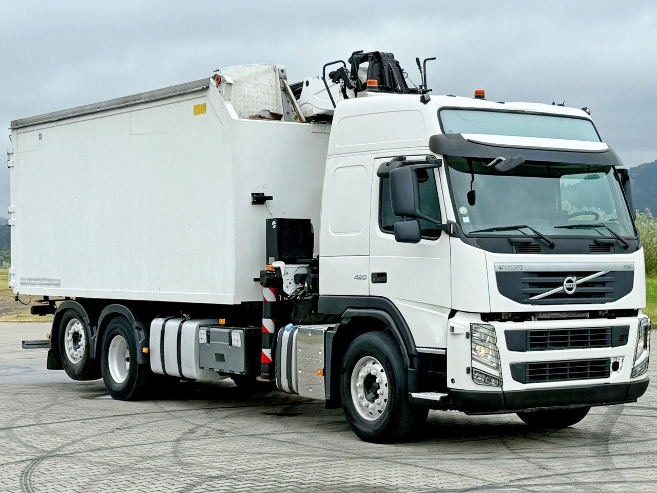 Volvo FM 420 Kipper 6,20 m * EPSILON Q150L75 *TOP - משאית מנוף: תמונה 4 Volvo FM 420 Kipper 6,20 m * EPSILON Q150L75 *TOP - משאית מנוף: תמונה 4