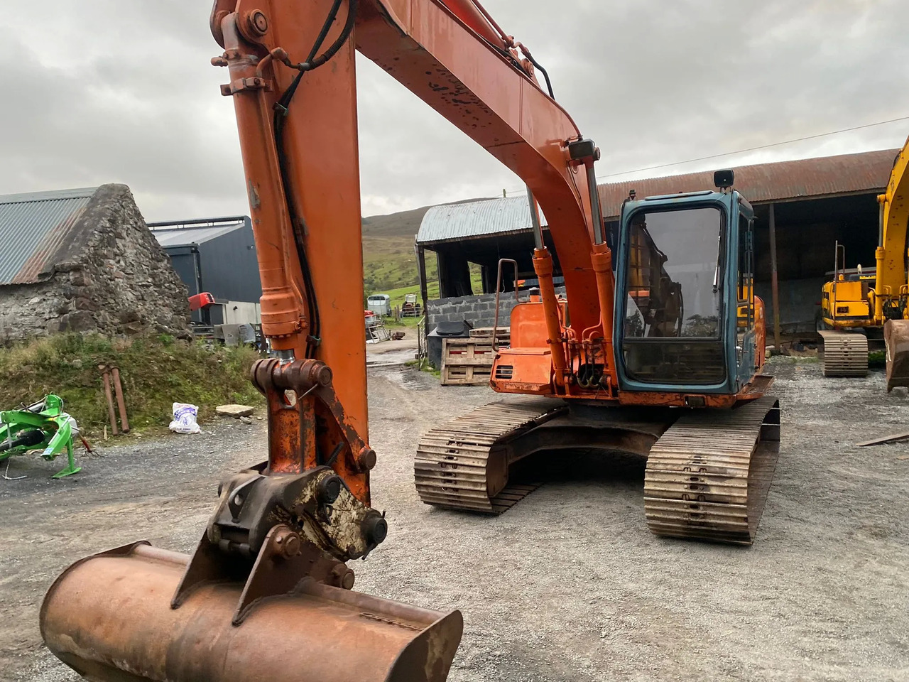 EX Hitachi 120-3 - מחפר סורק: תמונה 4 EX Hitachi 120-3 - מחפר סורק: תמונה 4