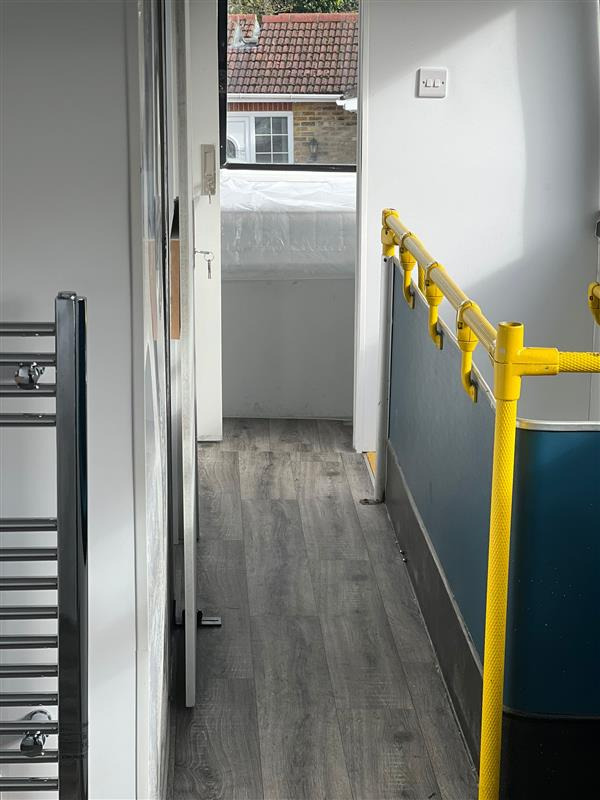 Reduced to £30,000, 2001 Double decker accommodation bus, fully equipped, MOT tested, currently in Hayes, Middlesex. - אוטובוס דו-קומתי: תמונה 4 Reduced to £30,000, 2001 Double decker accommodation bus, fully equipped, MOT tested, currently in Hayes, Middlesex. - אוטובוס דו-קומתי: תמונה 4