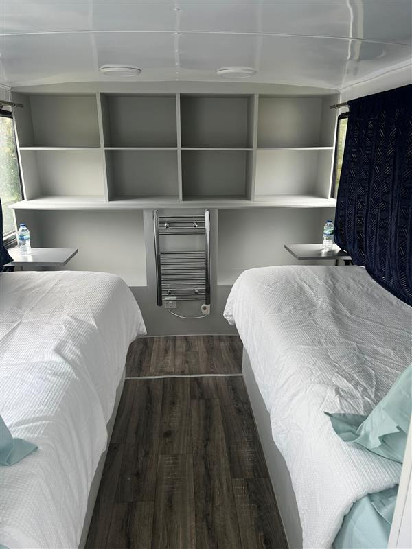 Reduced to £30,000, 2001 Double decker accommodation bus, fully equipped, MOT tested, currently in Hayes, Middlesex. - אוטובוס דו-קומתי: תמונה 3 Reduced to £30,000, 2001 Double decker accommodation bus, fully equipped, MOT tested, currently in Hayes, Middlesex. - אוטובוס דו-קומתי: תמונה 3