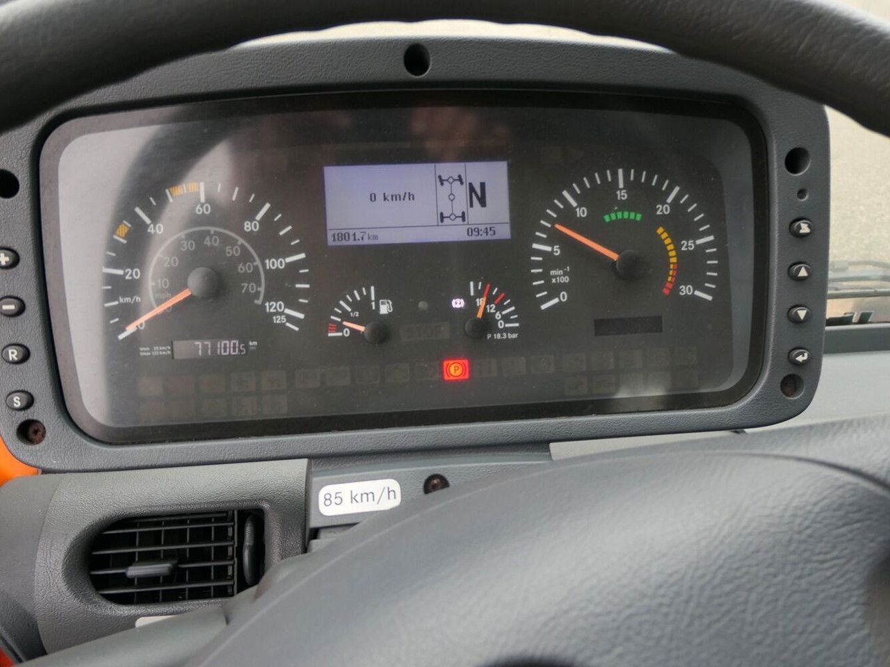 Mercedes-Benz Unimog U500 - מפלסת שלג: תמונה 5 Mercedes-Benz Unimog U500 - מפלסת שלג: תמונה 5