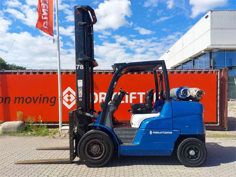 Mitsubishi FG50CN - מלגזת LPG: תמונה 2 Mitsubishi FG50CN - מלגזת LPG: תמונה 2