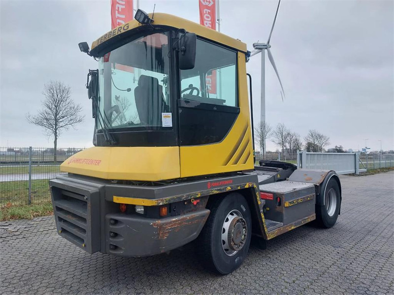 Terberg RT323 4x4 - טרקטור מסוף: תמונה 2 Terberg RT323 4x4 - טרקטור מסוף: תמונה 2