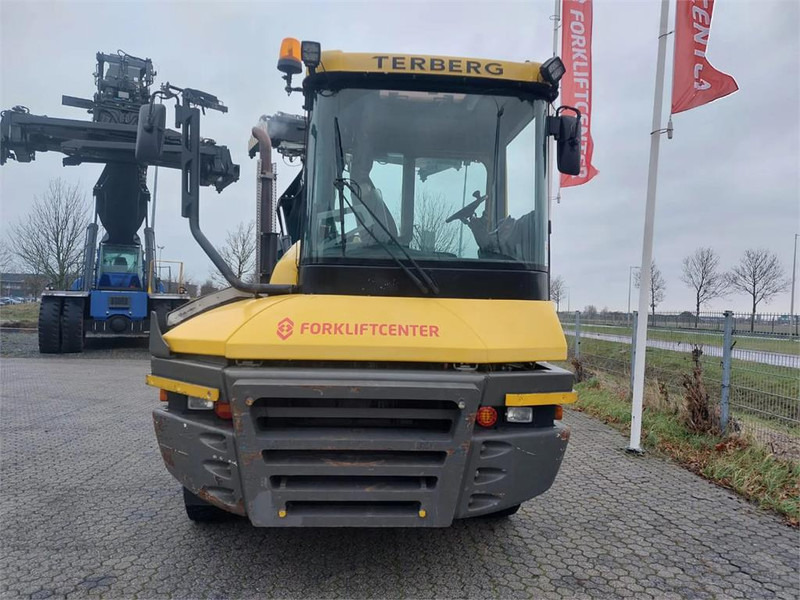 Terberg RT323 4x4 - טרקטור מסוף: תמונה 5 Terberg RT323 4x4 - טרקטור מסוף: תמונה 5