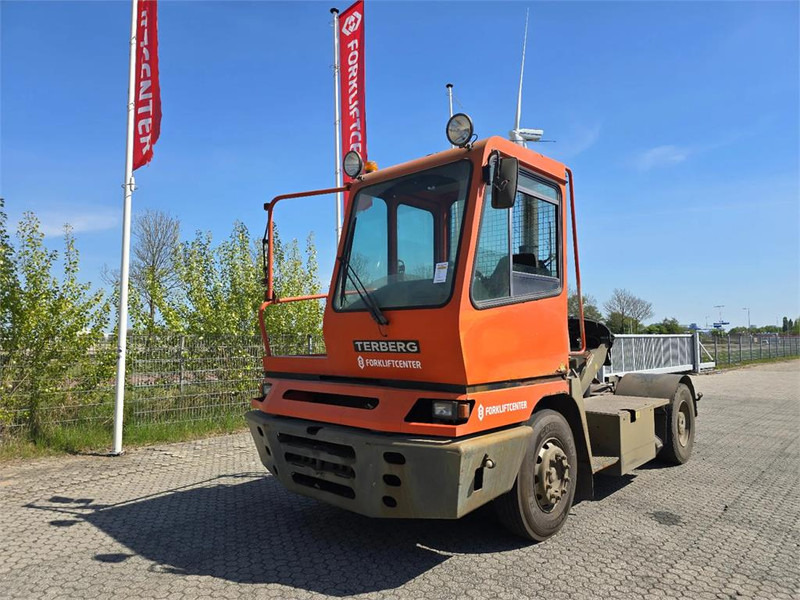 Terberg YT182 - טרקטור מסוף: תמונה 2 Terberg YT182 - טרקטור מסוף: תמונה 2