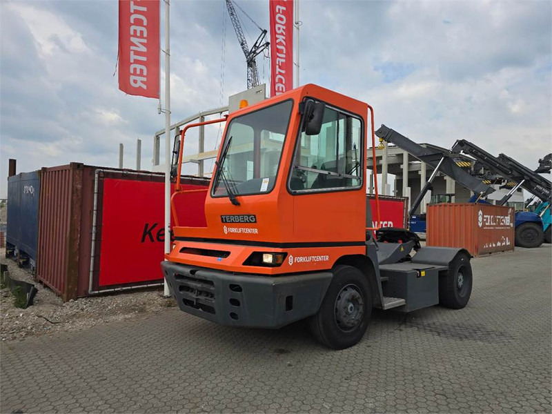 Terberg YT182 - טרקטור מסוף: תמונה 2 Terberg YT182 - טרקטור מסוף: תמונה 2