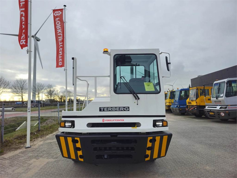 Terberg YT220 - טרקטור מסוף: תמונה 5 Terberg YT220 - טרקטור מסוף: תמונה 5