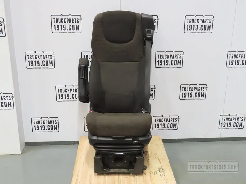 DAF 1978966 Bestuurdersstoel DAF XF 106 - מושב עבור משאית: תמונה 1 DAF 1978966 Bestuurdersstoel DAF XF 106 - מושב עבור משאית: תמונה 1