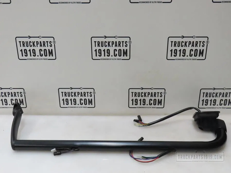 DAF Body & Chassis Parts Spiegelarm Li. DAF XF 105 - מראה פנימית עבור משאית: תמונה 1 DAF Body & Chassis Parts Spiegelarm Li. DAF XF 105 - מראה פנימית עבור משאית: תמונה 1