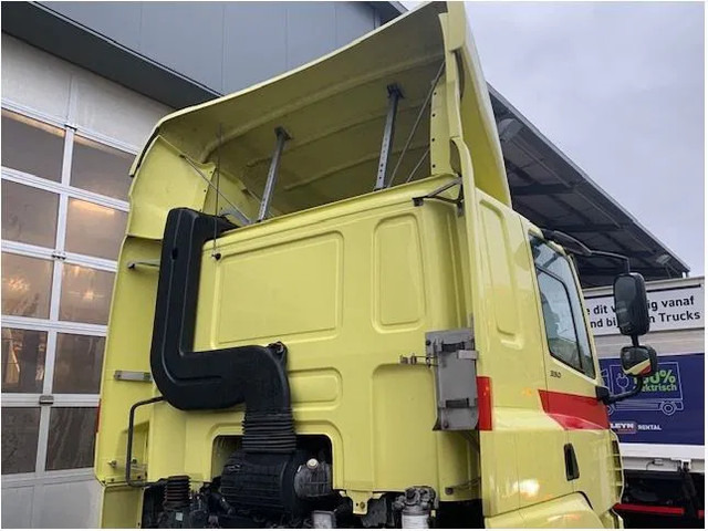 DAF CF Sleeper Cab L2 H1 Euro6 - תא ופנים הרכב עבור משאית: תמונה 4 DAF CF Sleeper Cab L2 H1 Euro6 - תא ופנים הרכב עבור משאית: תמונה 4