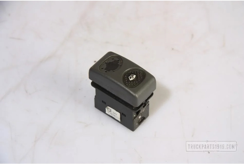 Iveco Electrical System Schakelaar - לוח מחוונים עבור משאית: תמונה 1 Iveco Electrical System Schakelaar - לוח מחוונים עבור משאית: תמונה 1