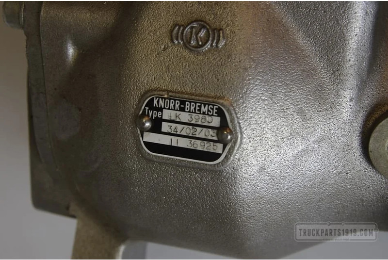 MAN Compressed Air System Kompressor - מדחס בלם אוויר עבור משאית: תמונה 2 MAN Compressed Air System Kompressor - מדחס בלם אוויר עבור משאית: תמונה 2